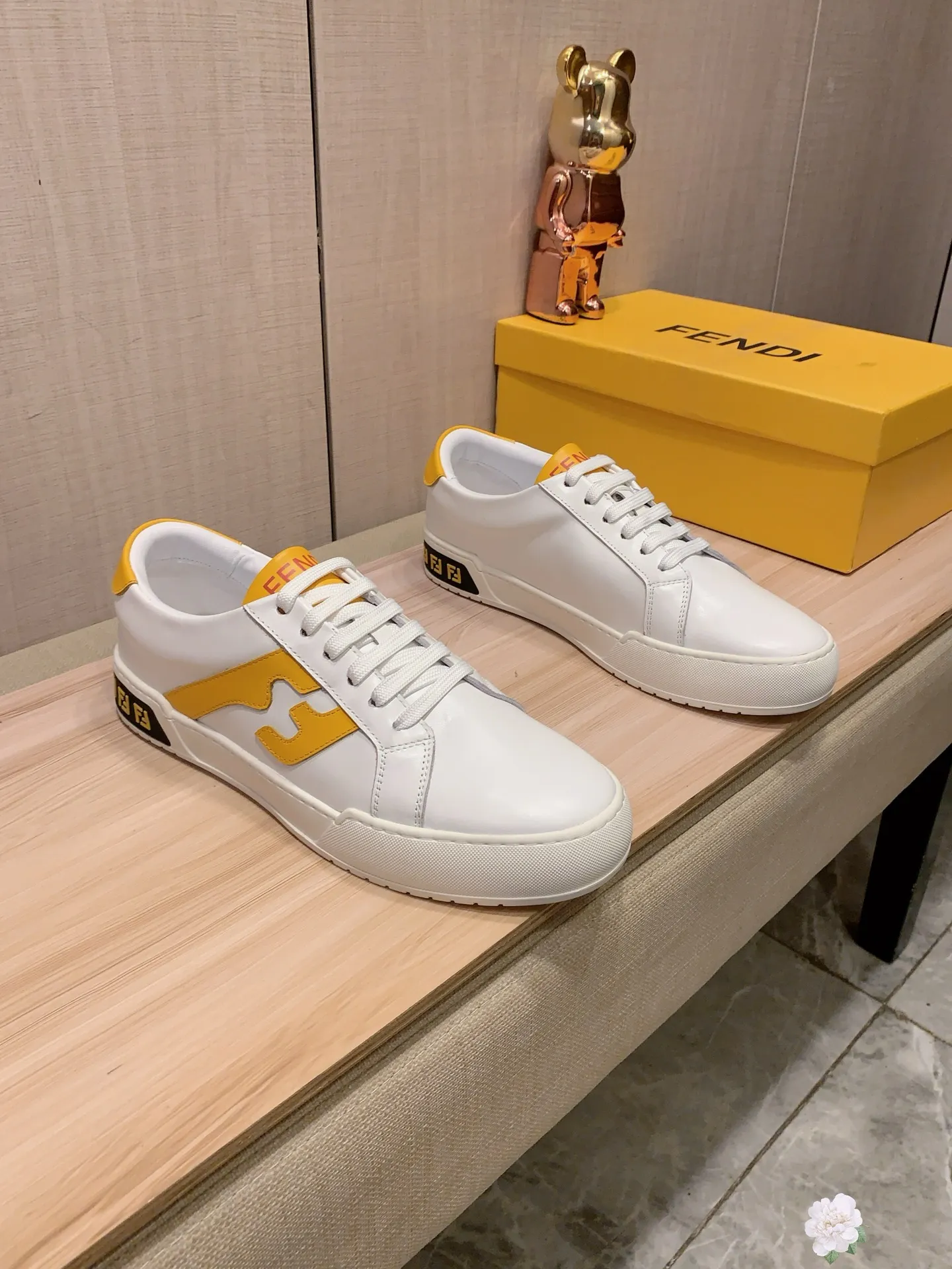 Men's Men's Shoes💰442💰💰🎩🎩[Lightning][Lightning] "FENDI*" The latest and most popular casual shoes, top brand [Seduce] luxury~purchase, top~quality. [Strong] The upper is made of imported breathable cowhide material ➕ breathable sheepskin feet (•) with fine workmanship. The original stylish and stylish soft rubber wear-resistant and non-slip outsole is light and comfortable on the feet. The real thing looks better when taken in real life. 226: code: 38-44, white and black selected